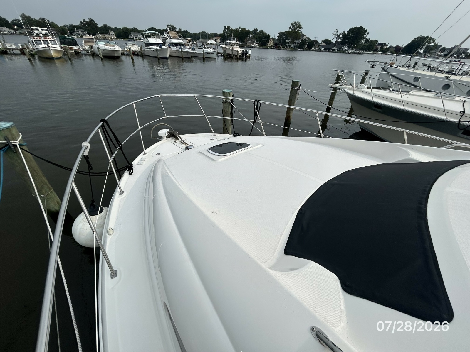 40' Sea Ray foredeck1