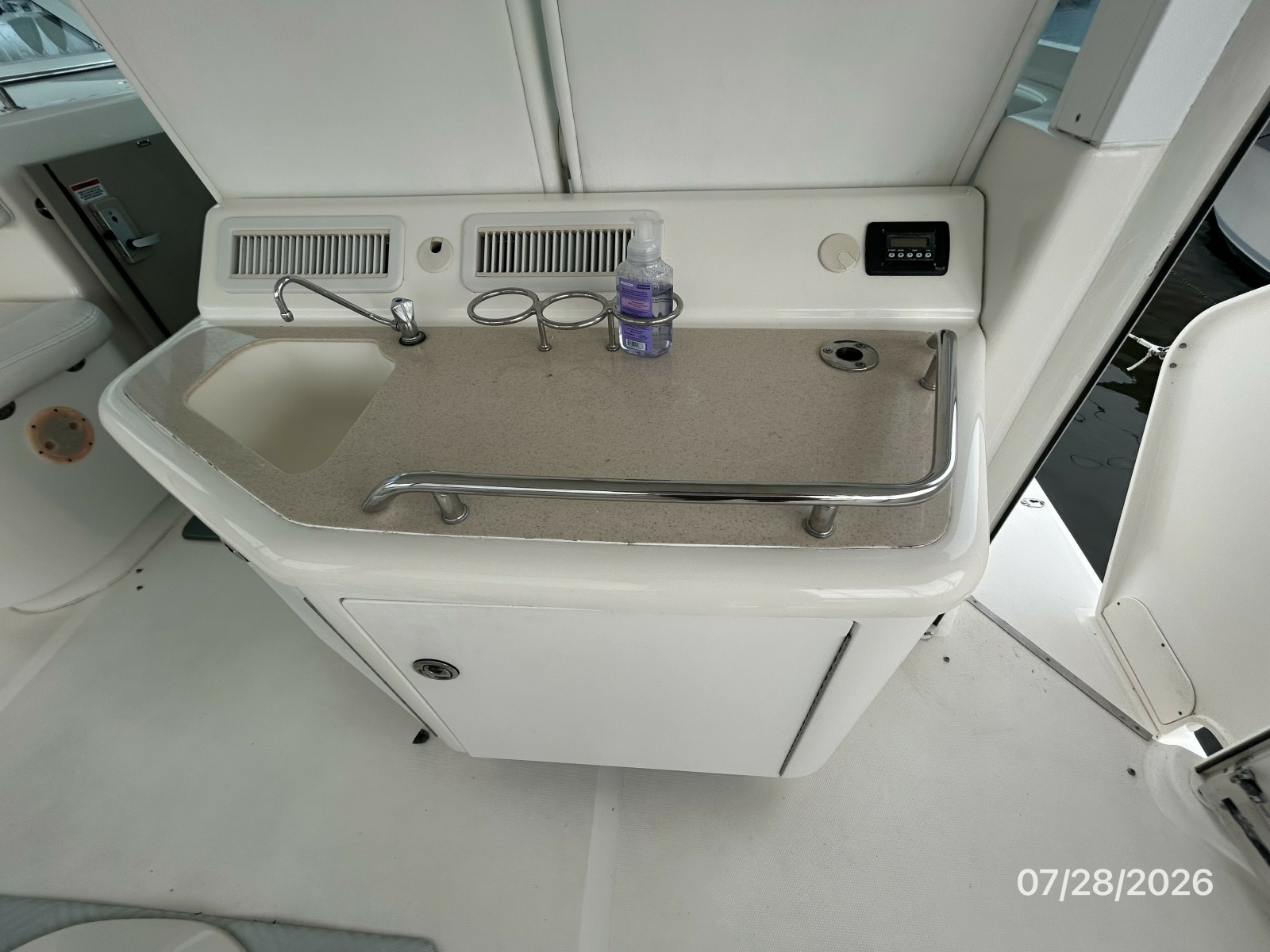 40' Sea Ray sundeck wetbar