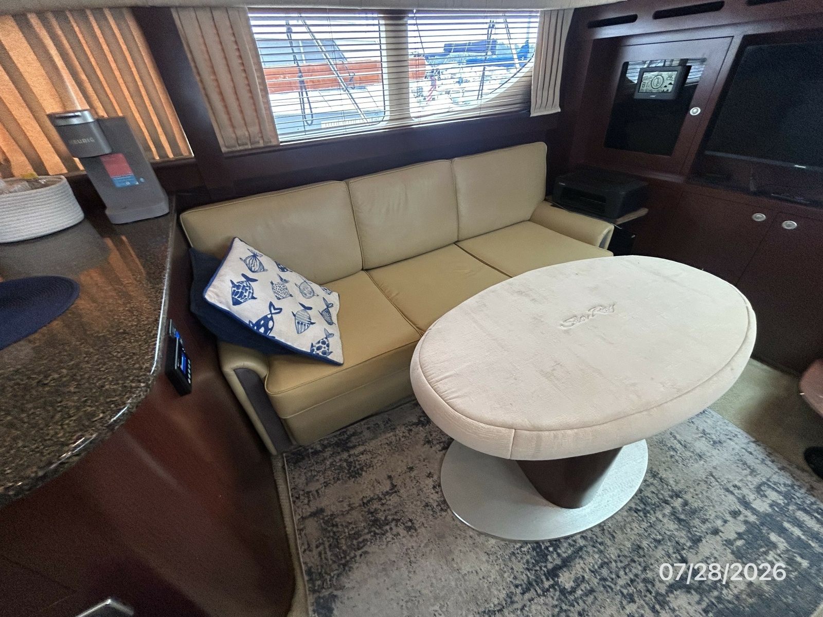 40' Sea Ray salon starboard seating2 
