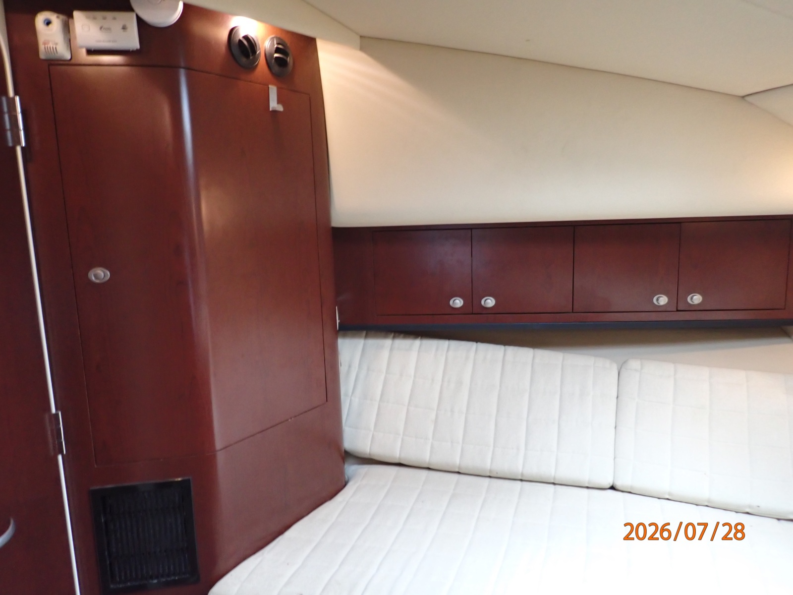 40' Sea Ray guest stateroom port