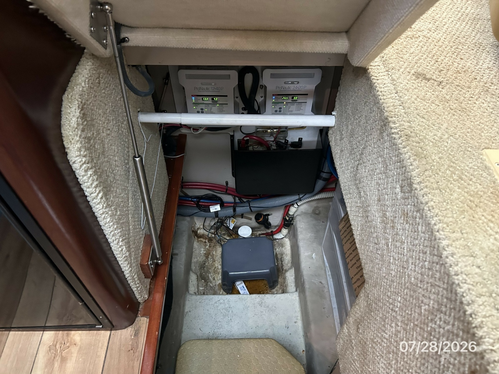 40' Sea Ray companionway storage