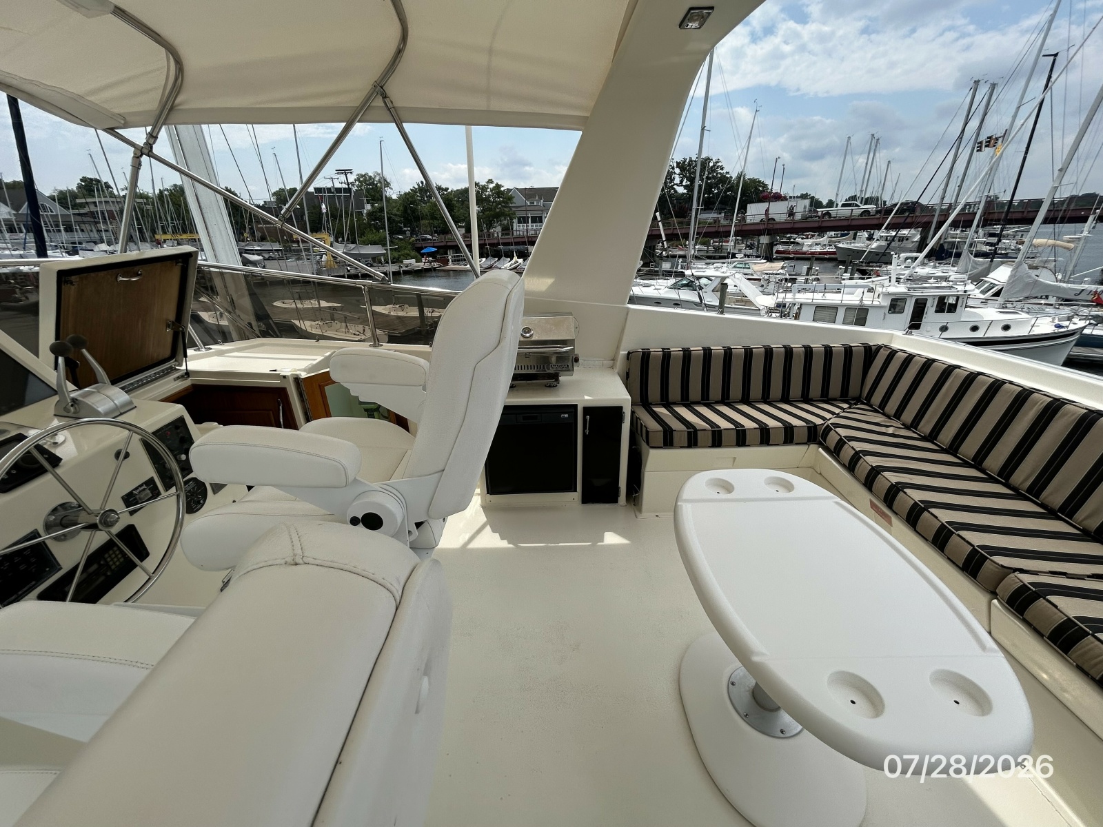 54' Hatteras flybridge starboard