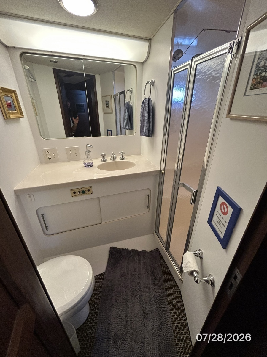 54' Hatteras forward guest stateroom head