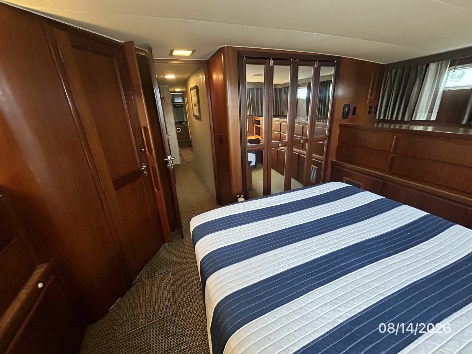 54' Hatteras master stateroom forward