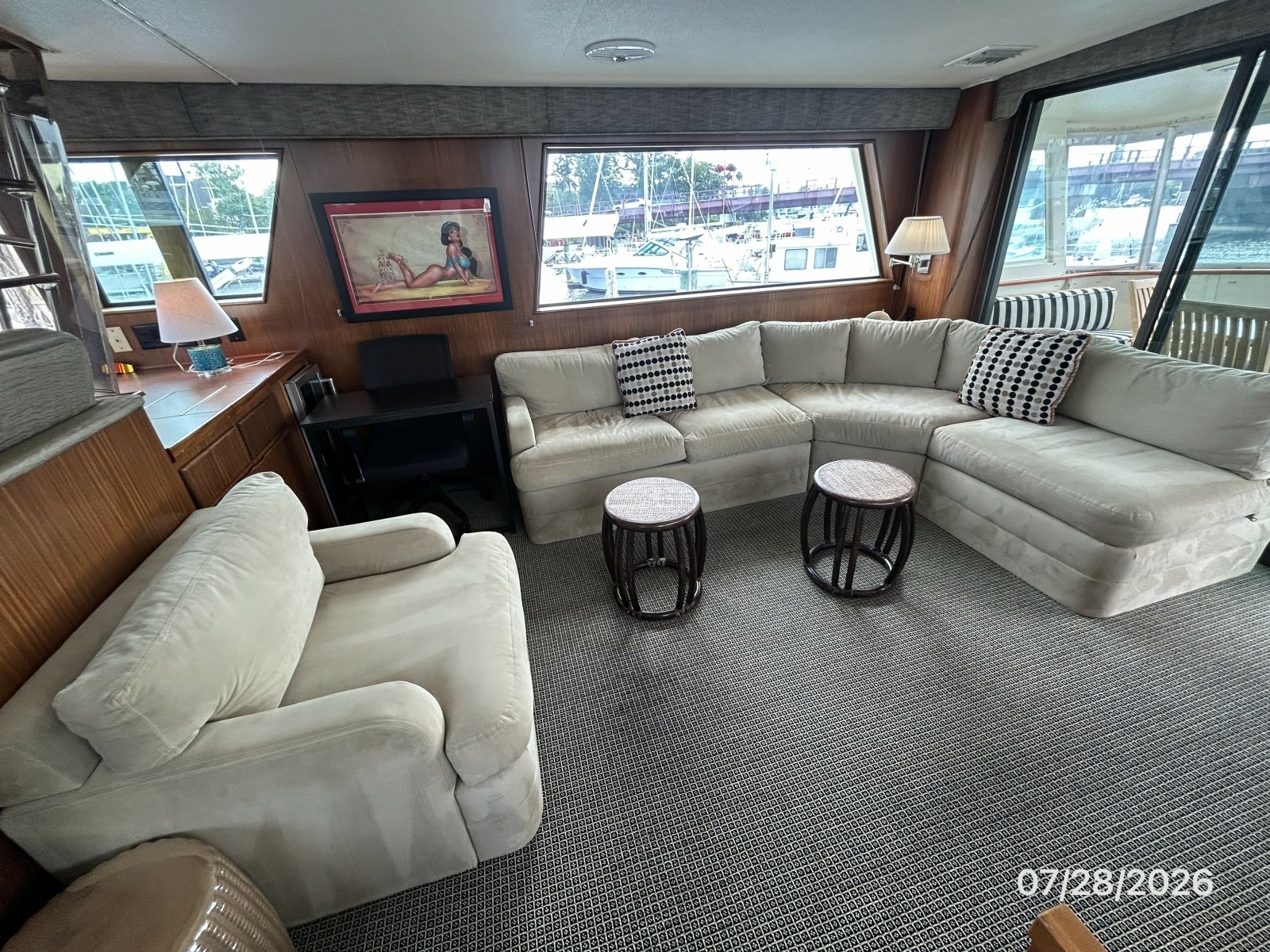 54' Hatteras salon starboard