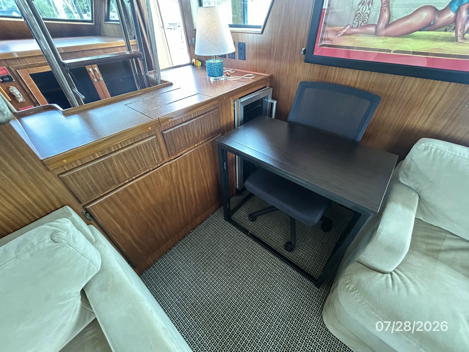 54' Hatteras salon starboard forward