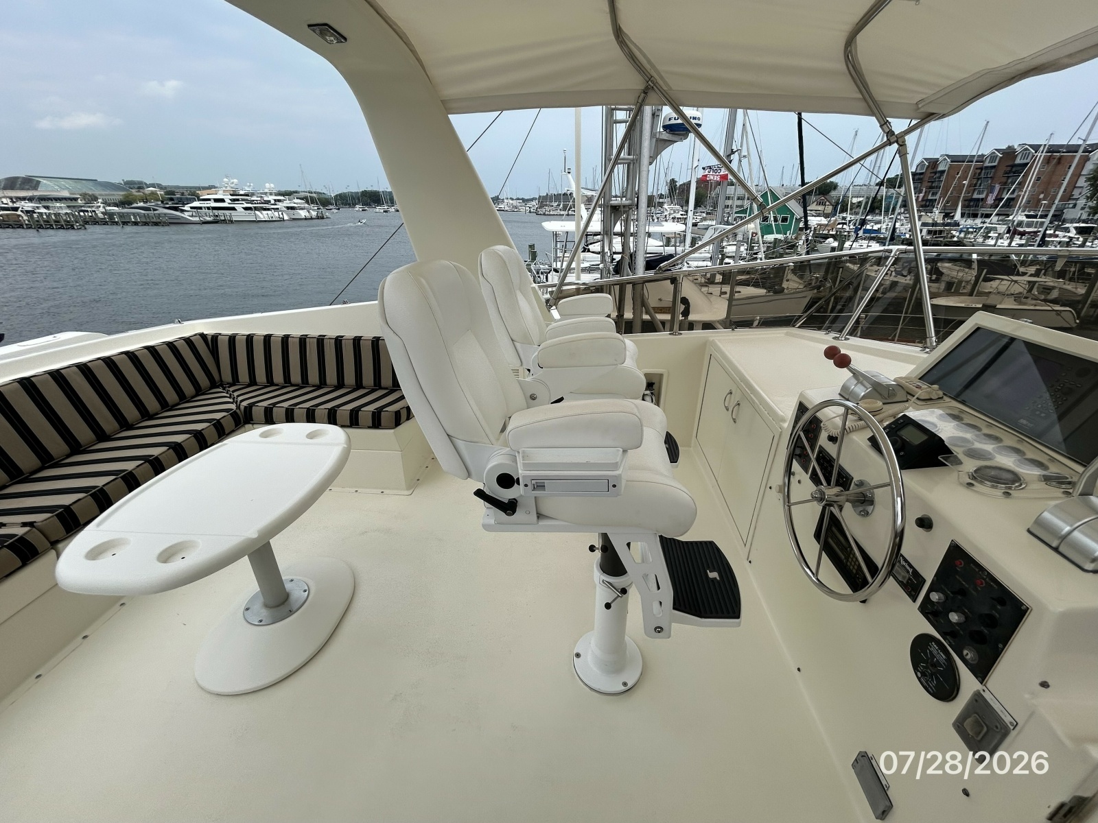 54' Hatteras flybridge port