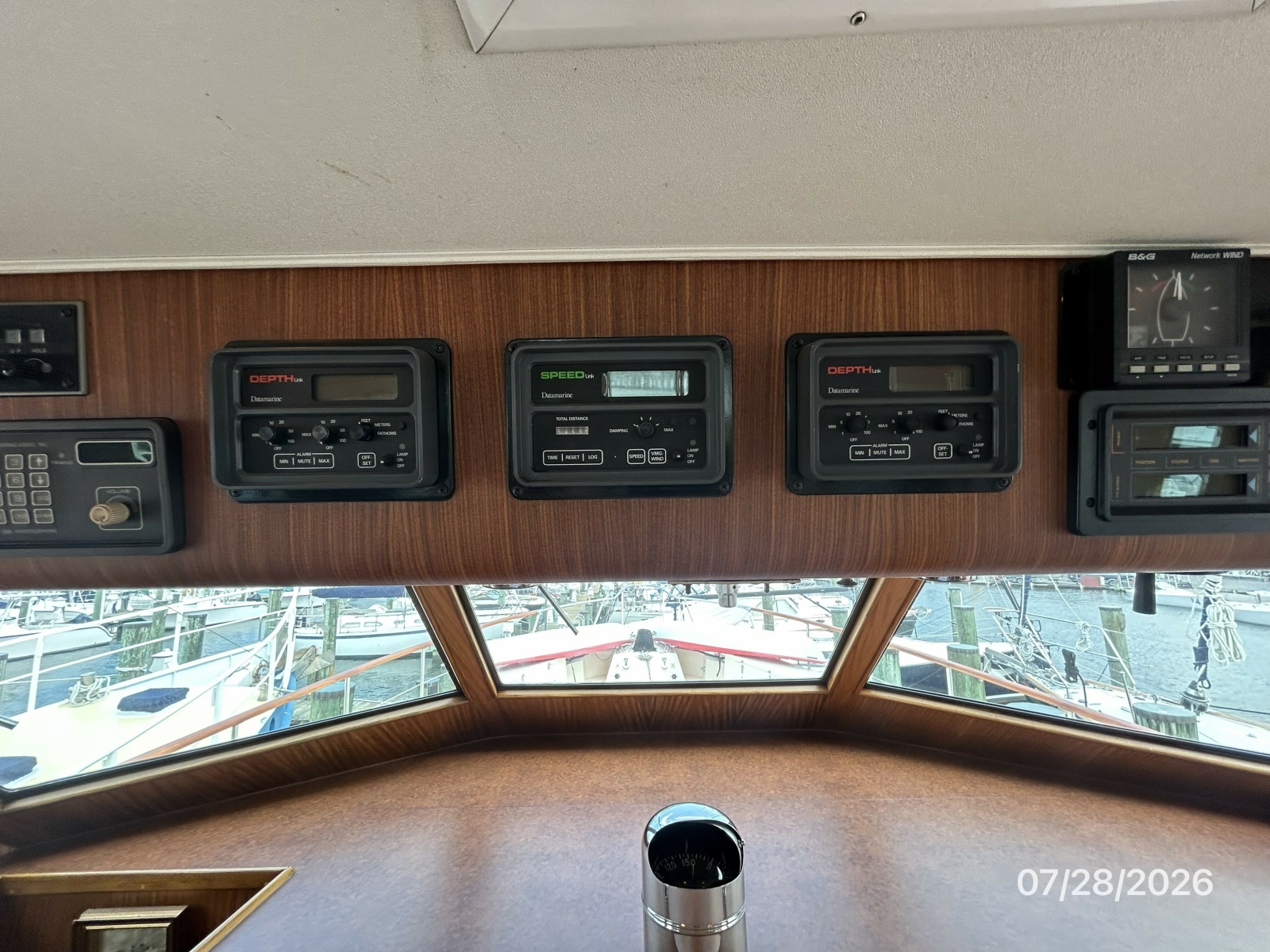 54' Hatteras pilothouse electronics2