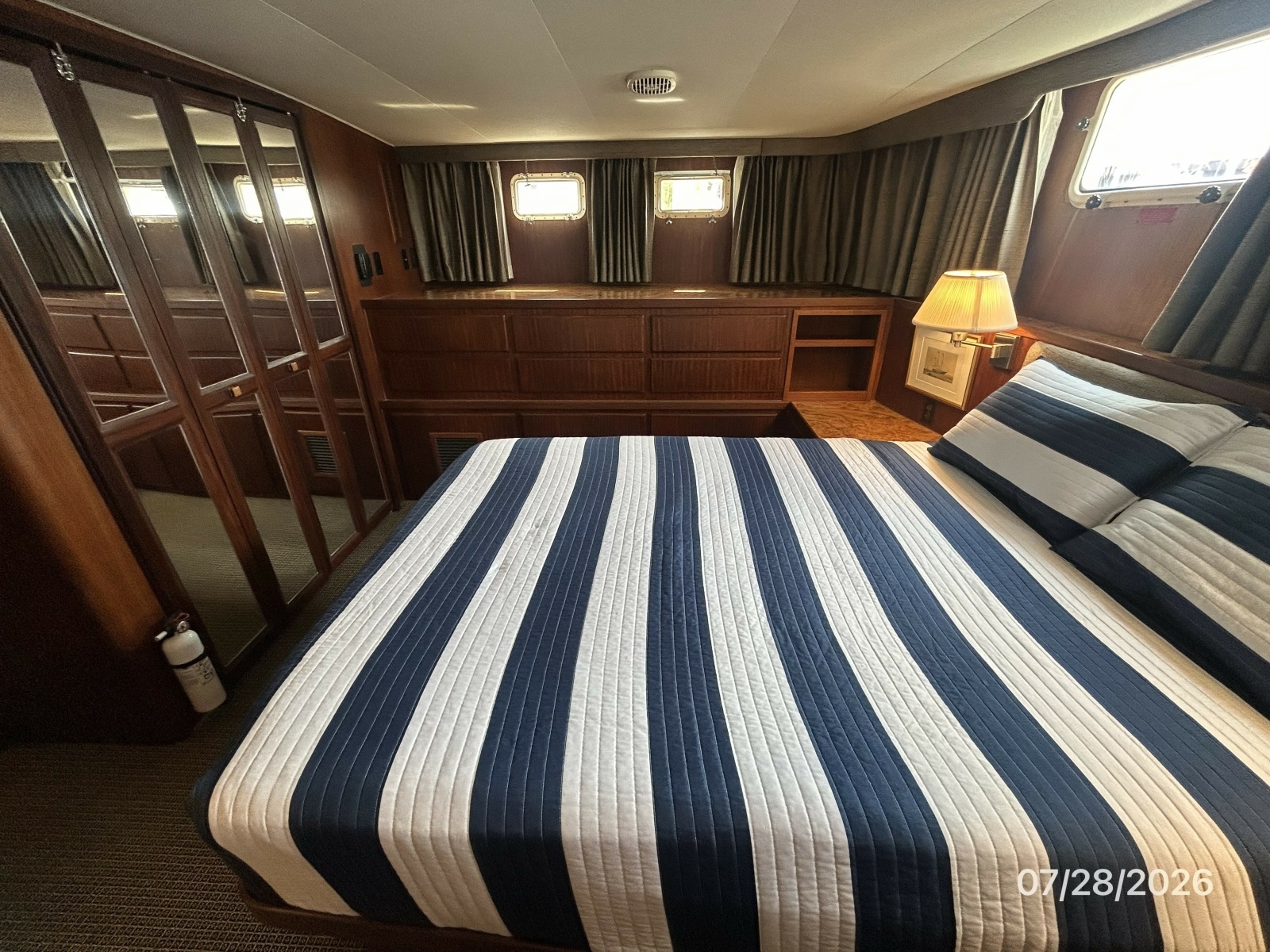 54' Hatteras master stateroom starboard