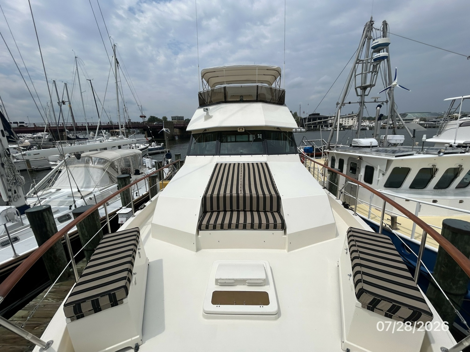 54' Hatteras foredeck aft