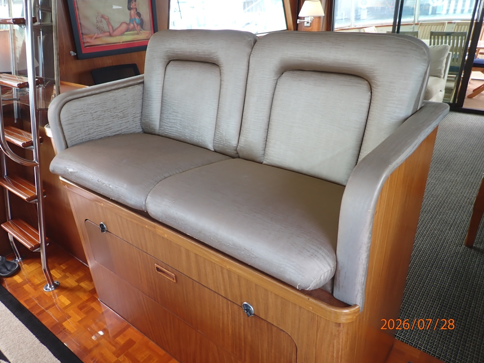 54' Hatteras pilothouse helm benchseat