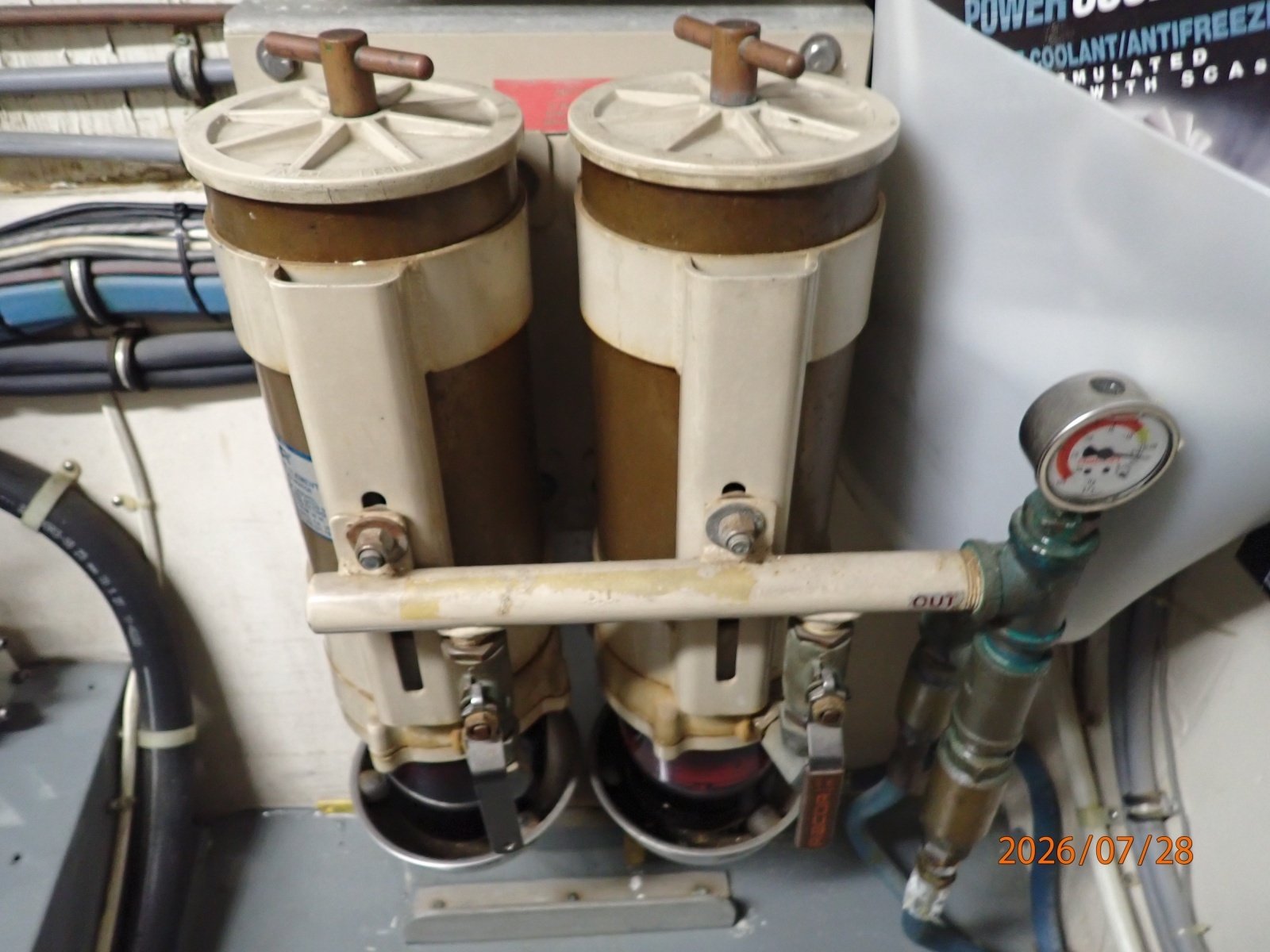 54' Hatteras port Racor fuel filters
