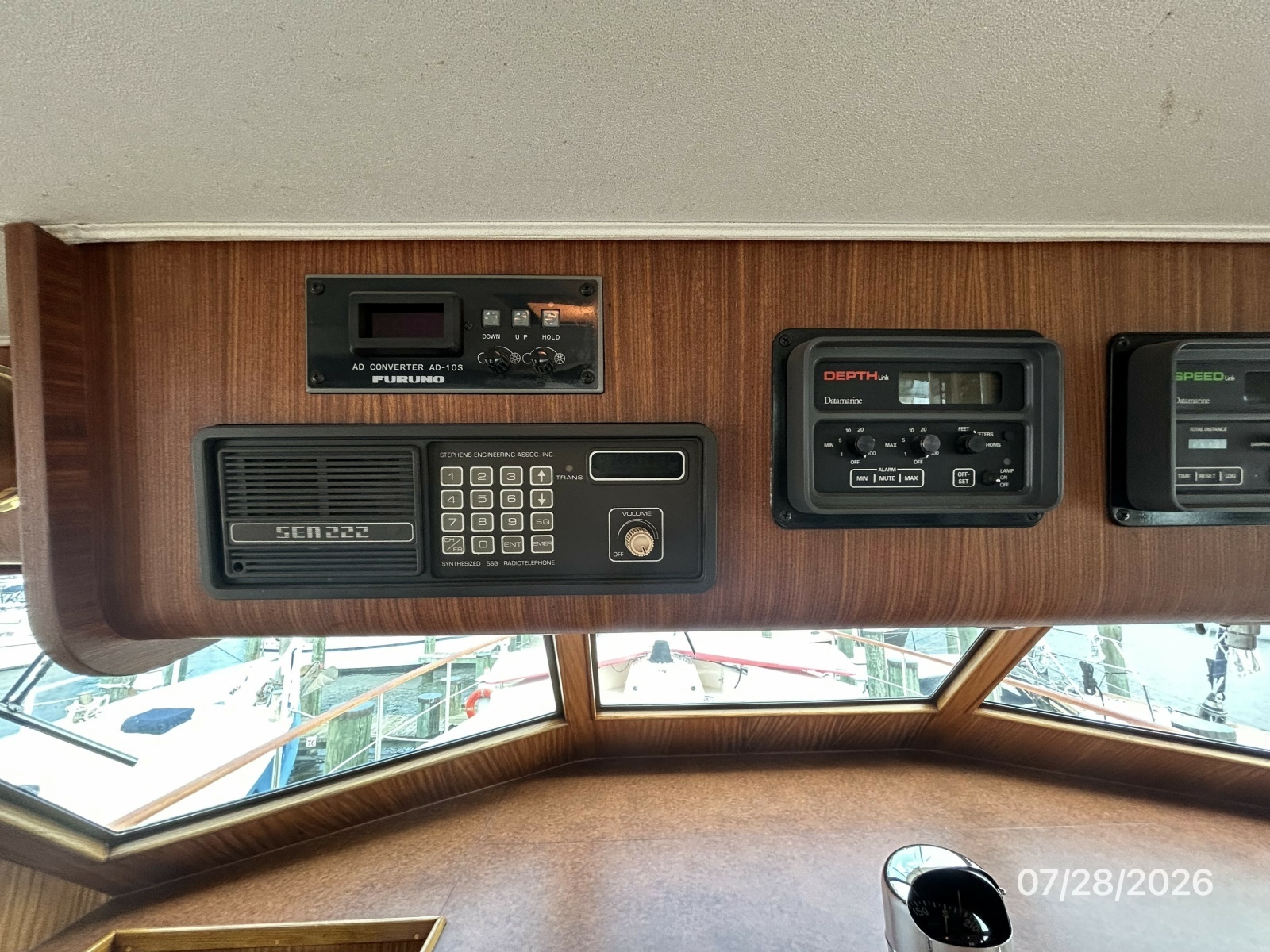 54' Hatteras pilothouse electronics1
