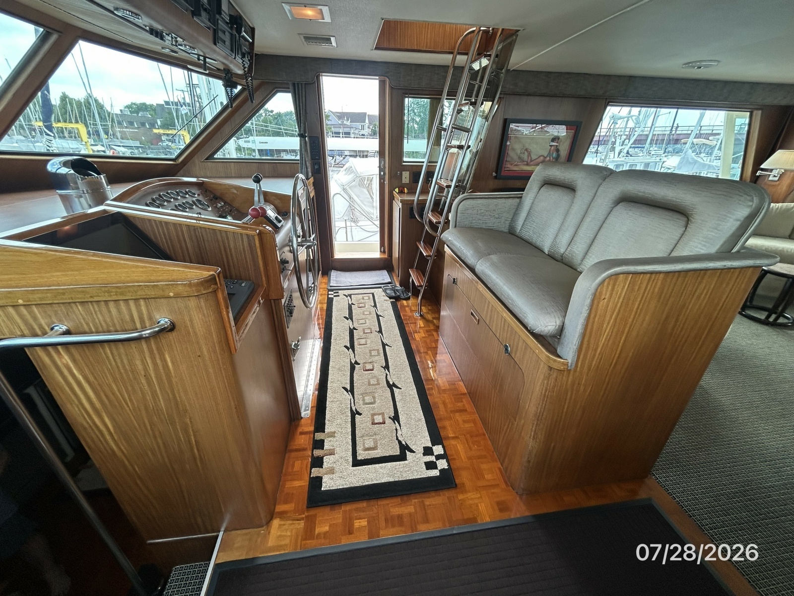 54' Hatteras pilothouse starboard