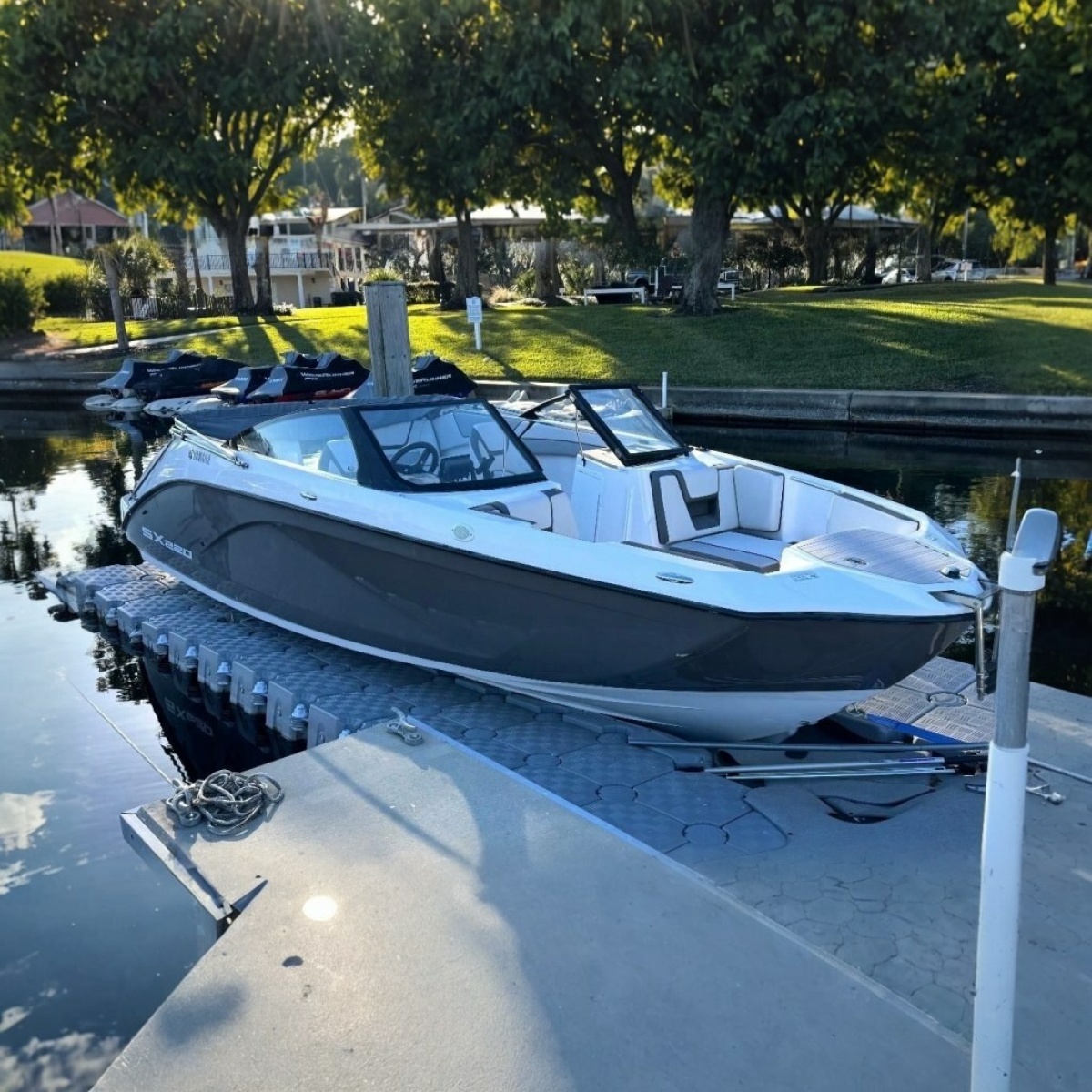 2023 Yamaha Boats SX220