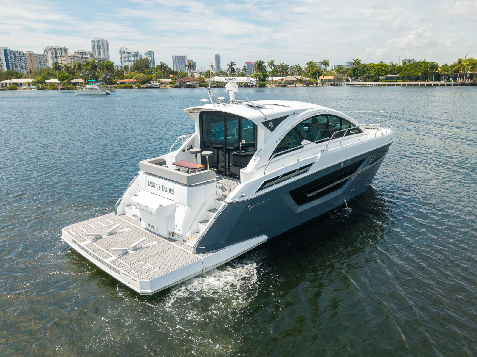 2023 Cruisers Yachts 50 C