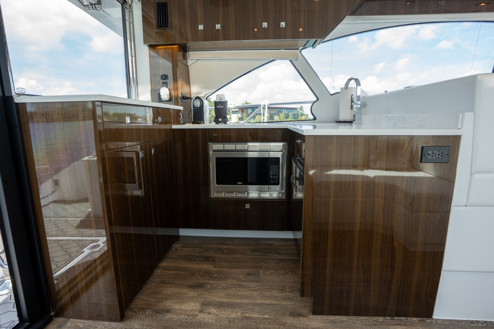2023 Cruisers Yachts 50 C