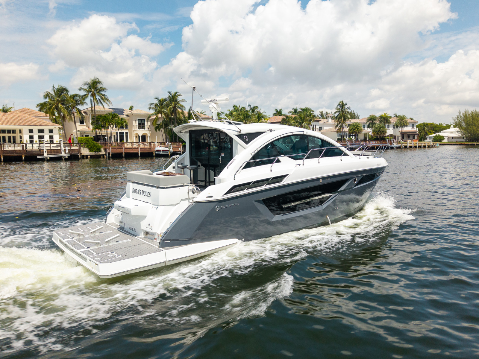2023 Cruisers Yachts 50 C