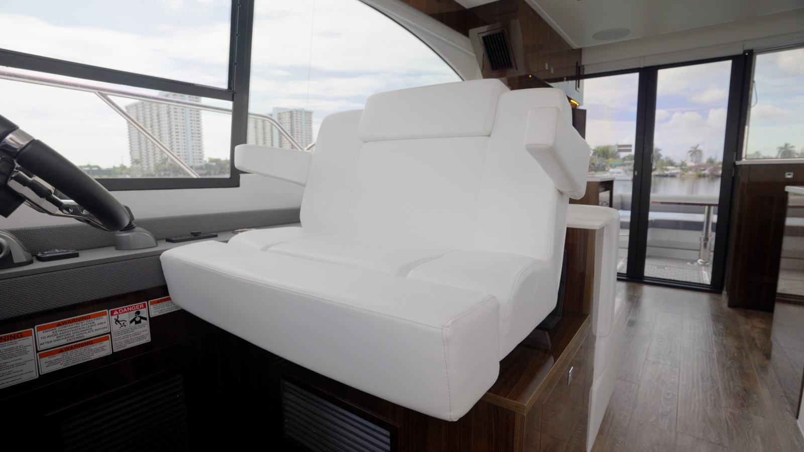 2023 Cruisers Yachts 50 C