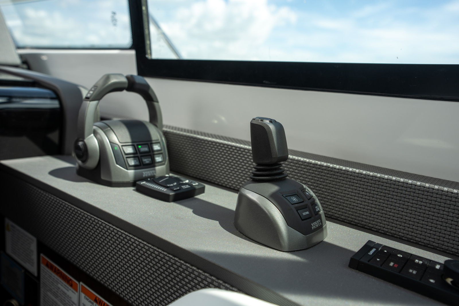 2023 Cruisers Yachts 50 C