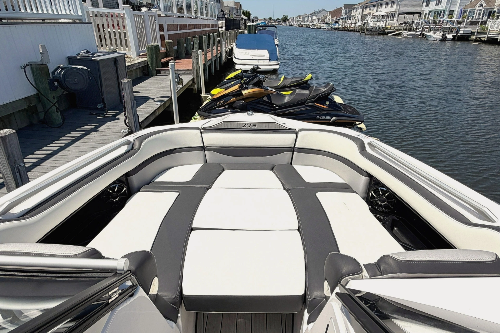 2023 Yamaha Boats 275SE