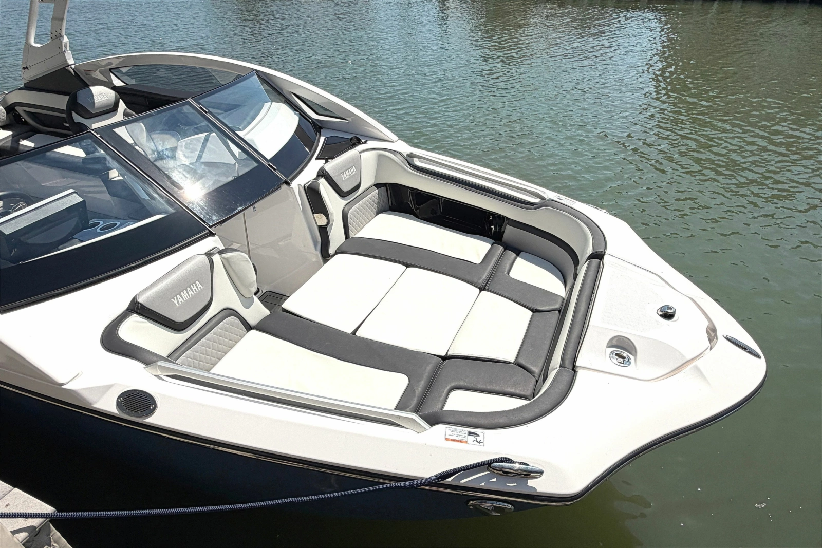 2023 Yamaha Boats 275SE