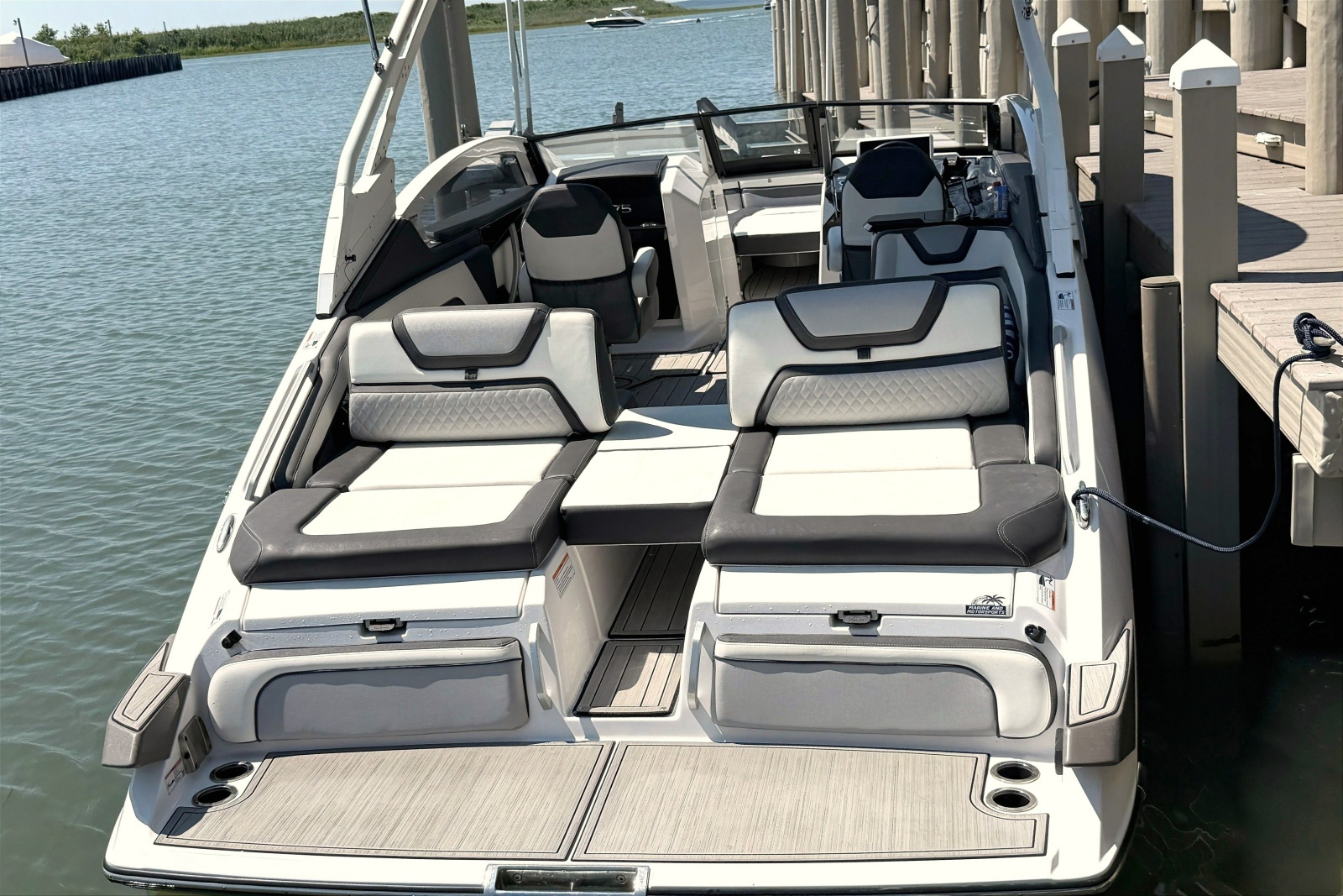2023 Yamaha Boats 275SE
