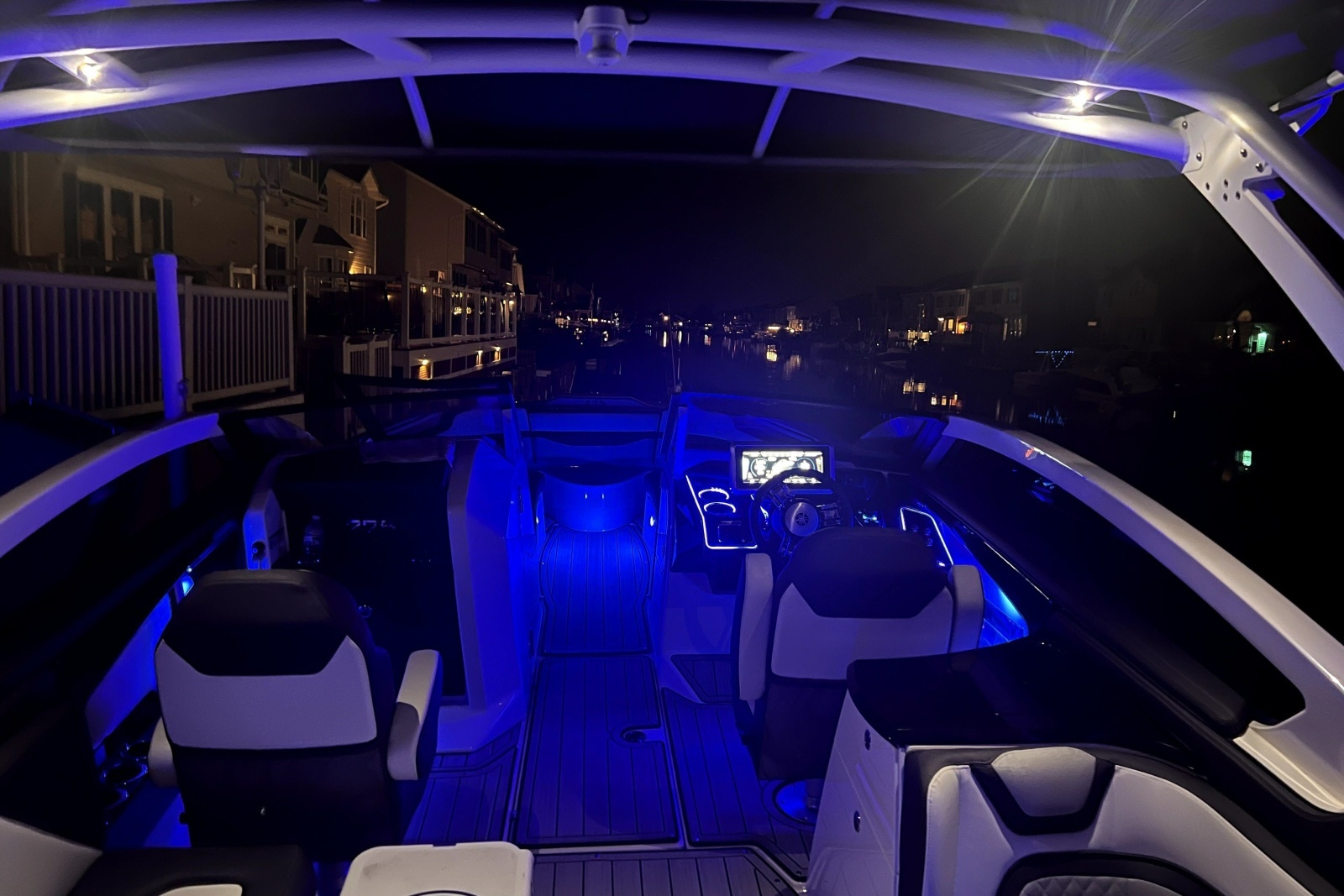 2023 Yamaha Boats 275SE