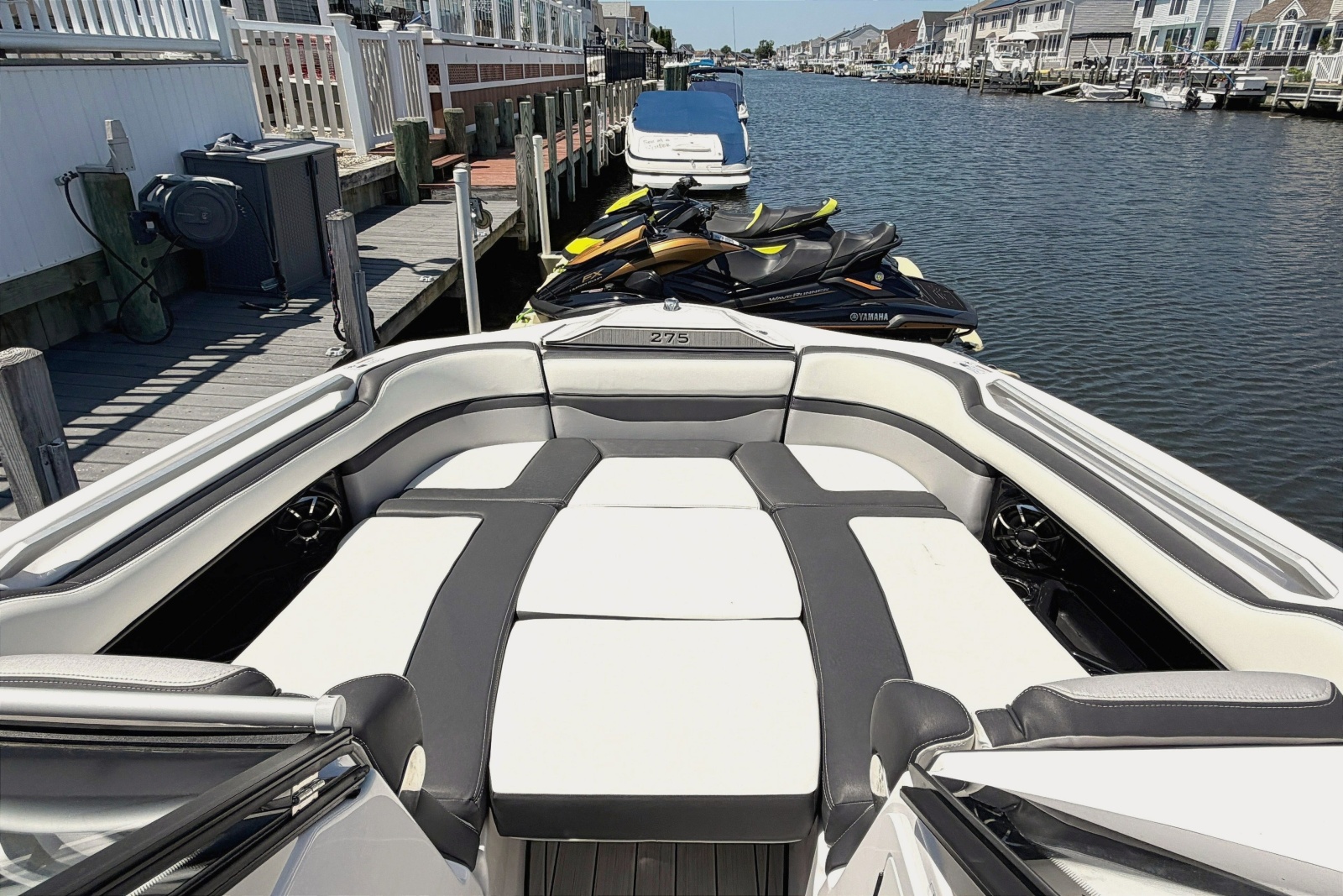 2023 Yamaha Boats 275SE
