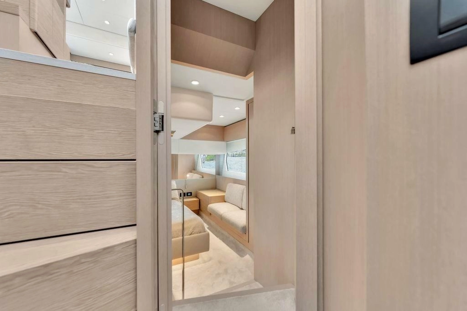 2021 Ferretti Yachts 500