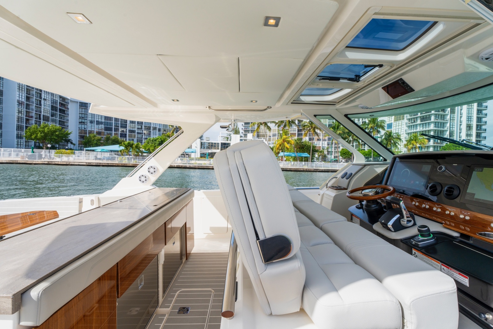 2024 Tiara Yachts 43 LS