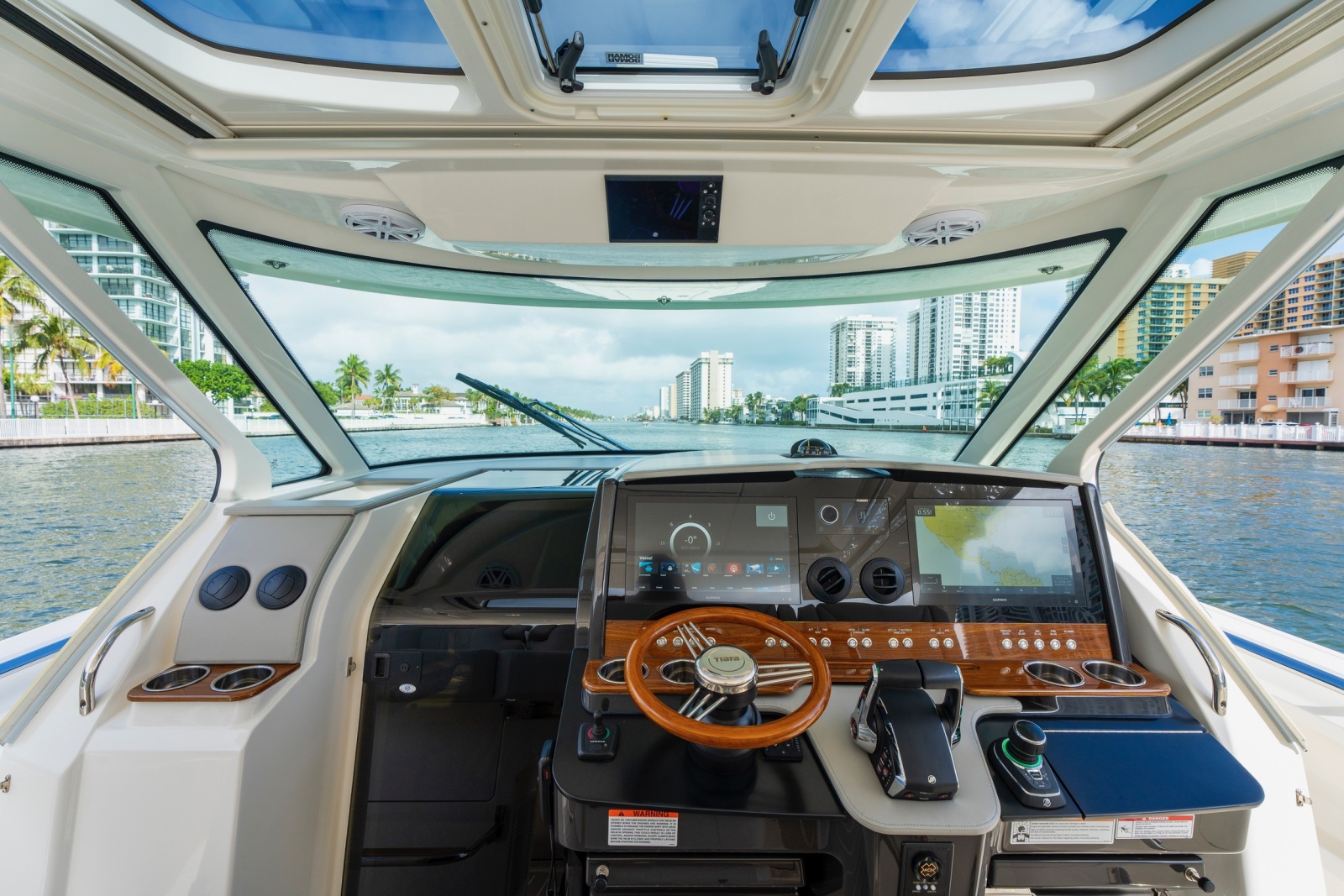 2024 Tiara Yachts 43 LS