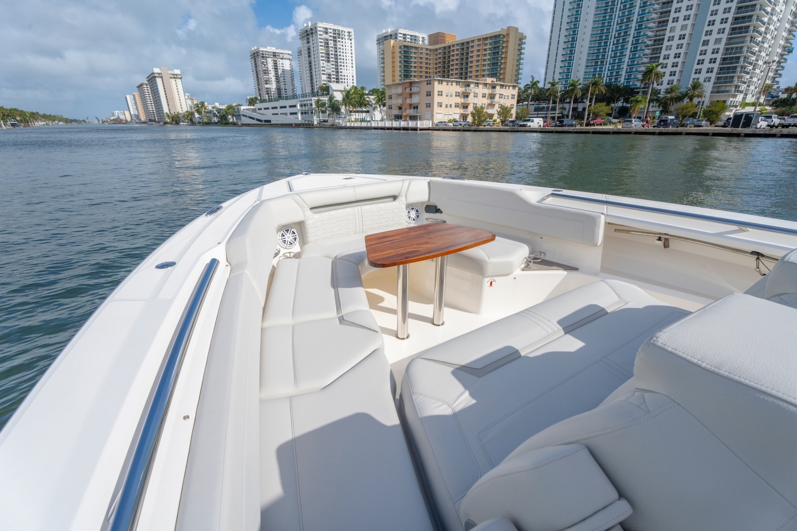 2024 Tiara Yachts 43 LS