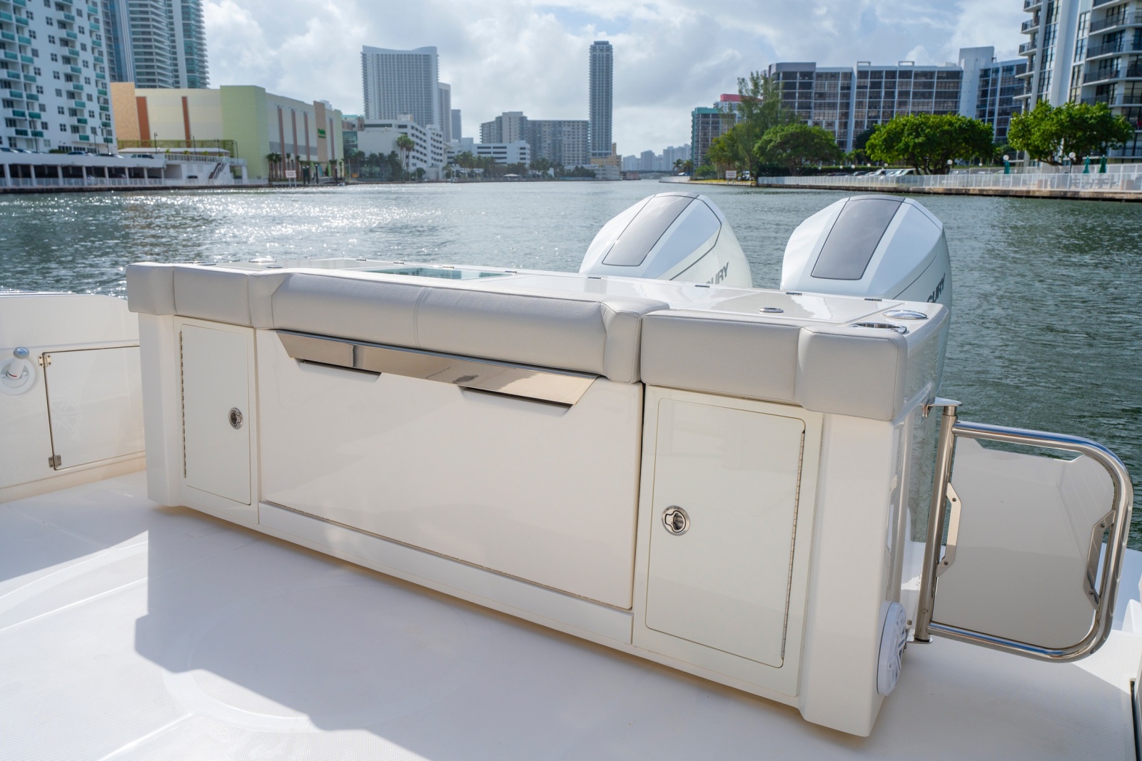 2024 Tiara Yachts 43 LS