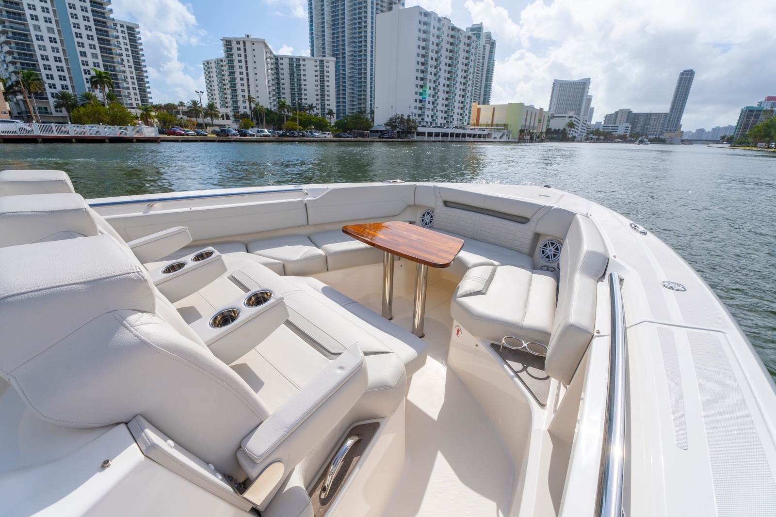 2024 Tiara Yachts 43 LS