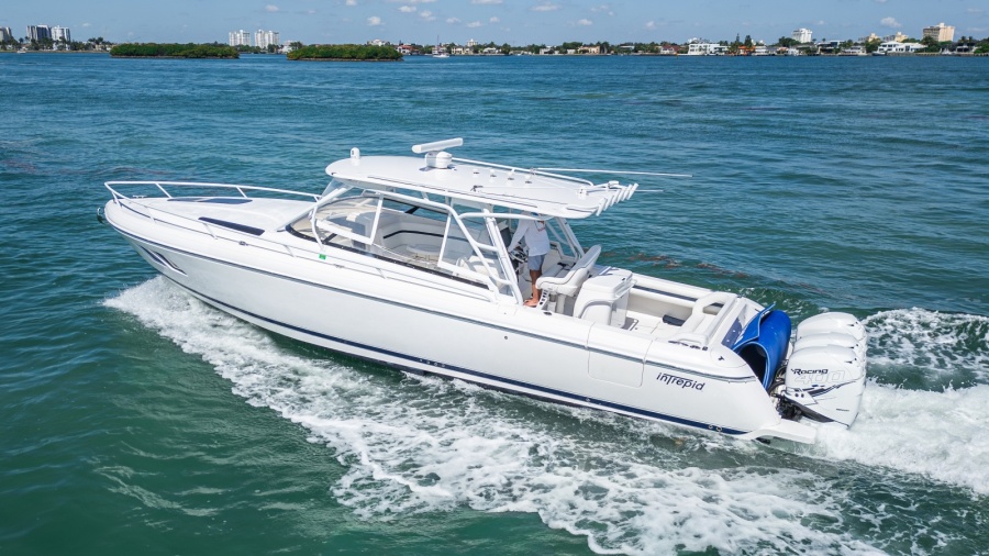 2014 Intrepid 400 Cuddy