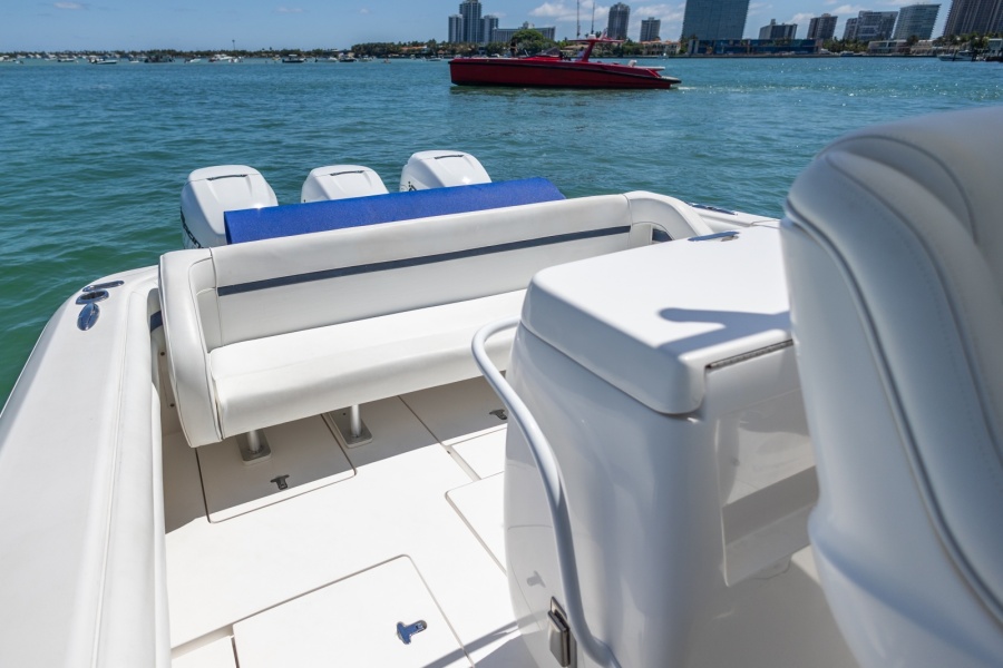2014 Intrepid 400 Cuddy