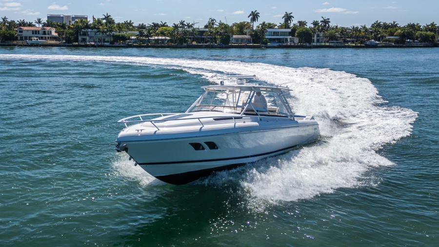 2014 Intrepid 400 Cuddy