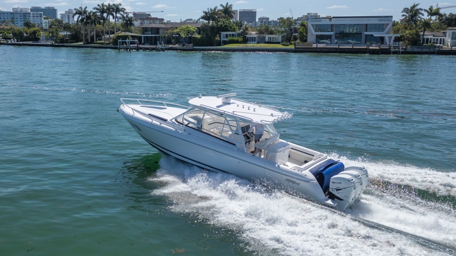 2014 Intrepid 400 Cuddy