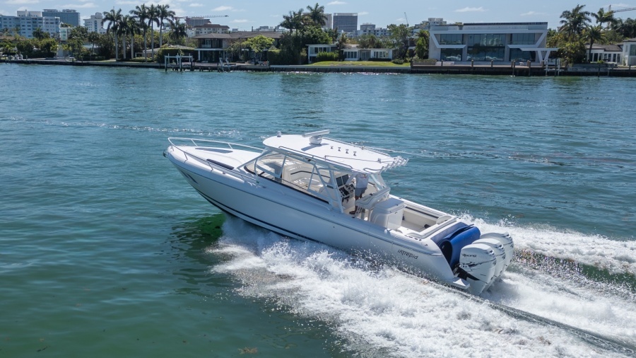 2014 Intrepid 400 Cuddy