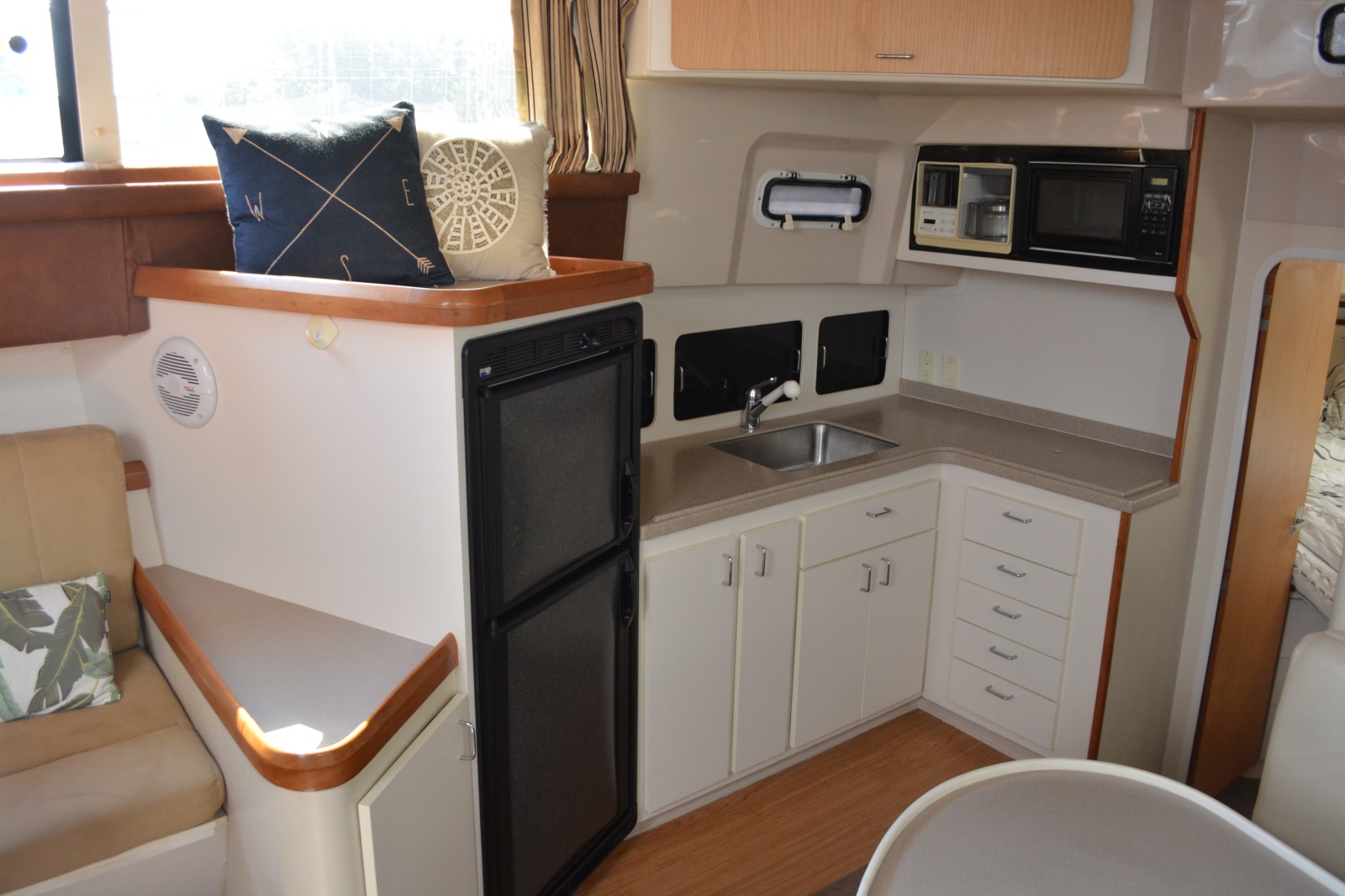 1995 Mainship 37 Motor Yacht