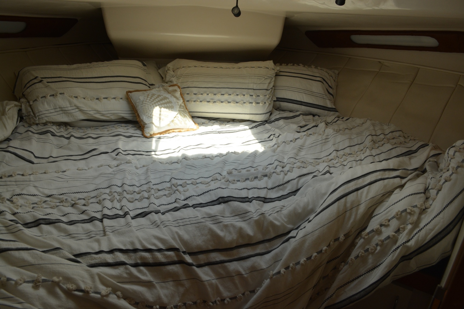 1995 Mainship 37 Motor Yacht