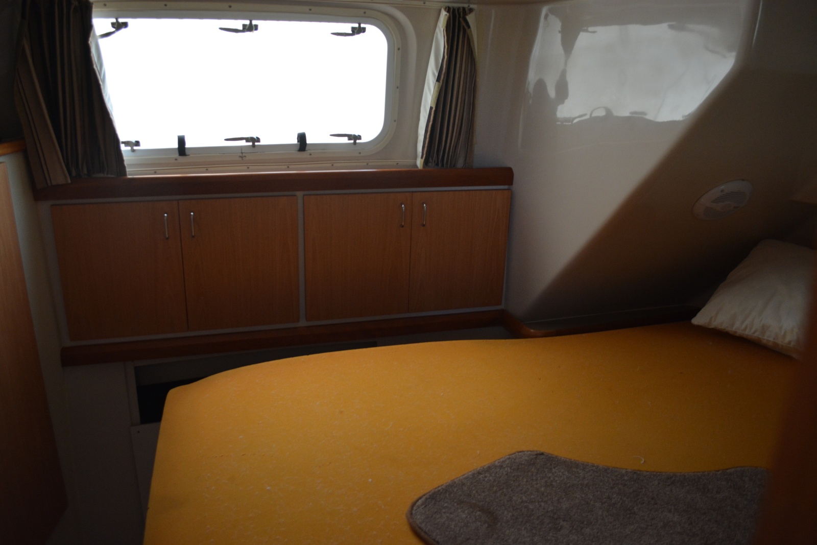 1995 Mainship 37 Motor Yacht