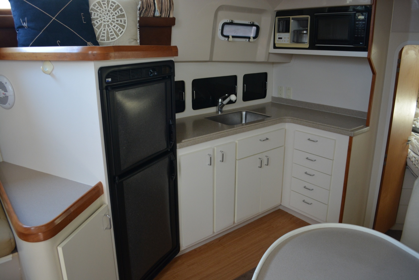 1995 Mainship 37 Motor Yacht