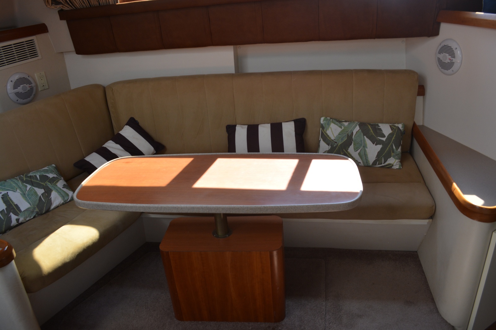 1995 Mainship 37 Motor Yacht