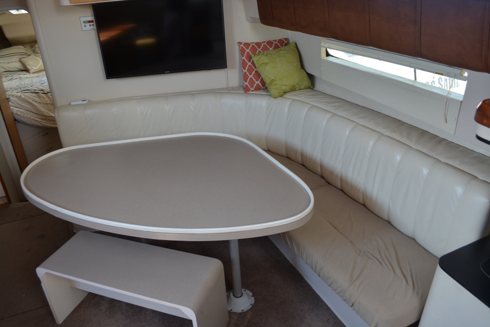 1995 Mainship 37 Motor Yacht