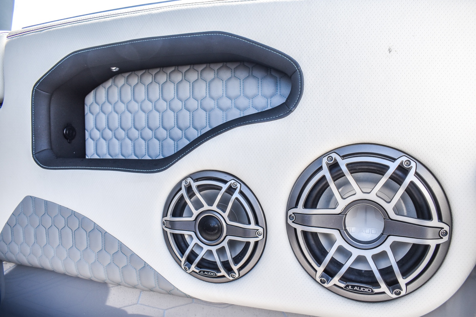 2022 Deep Impact 399 Cabin