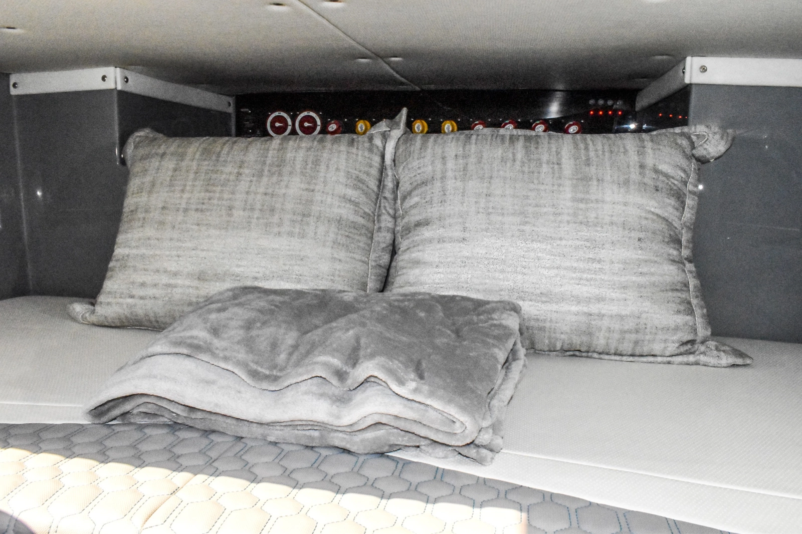 2022 Deep Impact 399 Cabin