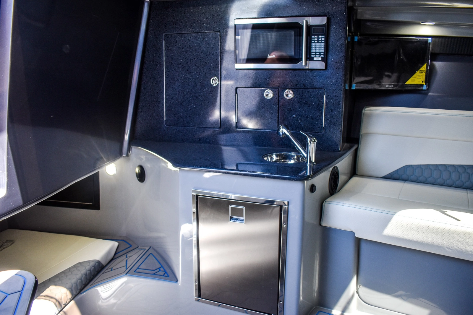 2022 Deep Impact 399 Cabin