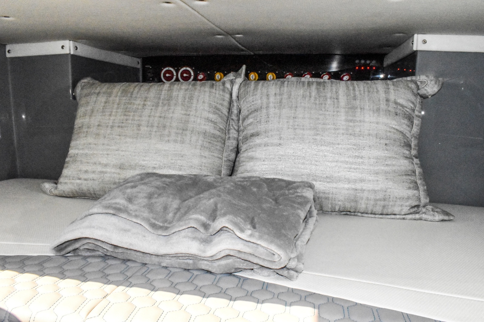 2022 Deep Impact 399 Cabin